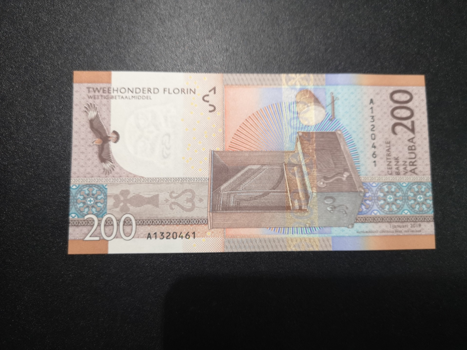 《外钞收藏家》第一百六十六期拍卖（本期89件） 2019年阿鲁巴200 全新UNC