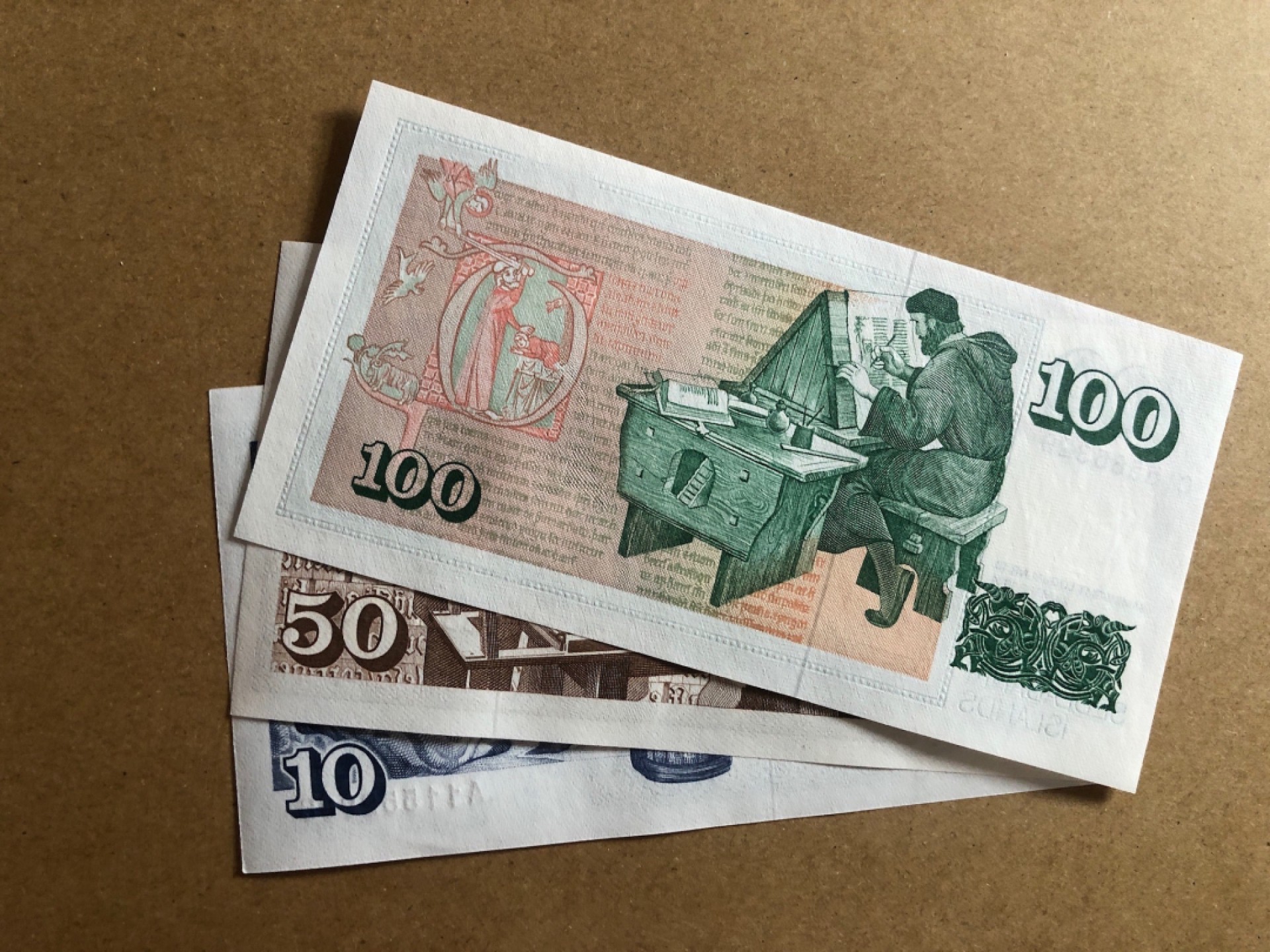 《张总收藏》49期——世界最佳纸币 冰岛3张小套 UNC 10、50、100克朗