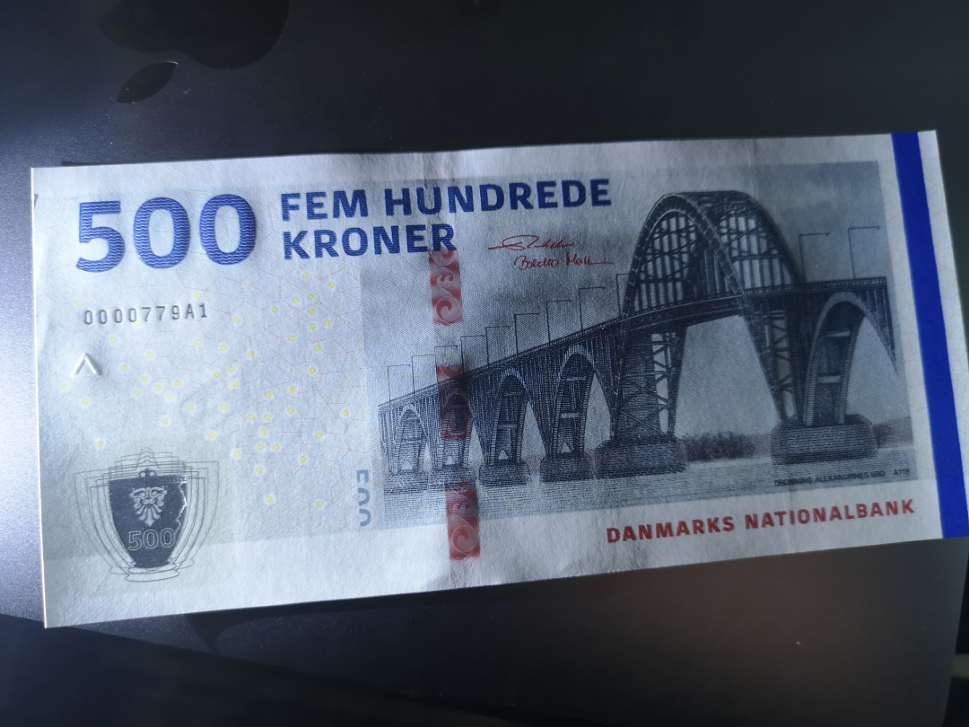 《外钞收藏家》第一百六十六期拍卖（本期89件） 丹麦桥版500克朗 全新UNC 百位号 A1冠