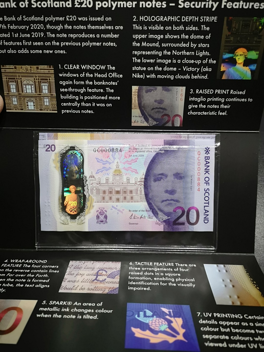 《外钞收藏家》第一百六十六期拍卖（本期89件） 苏格兰银行20镑2张 首发冠加纪念钞 百位号同号 精装册