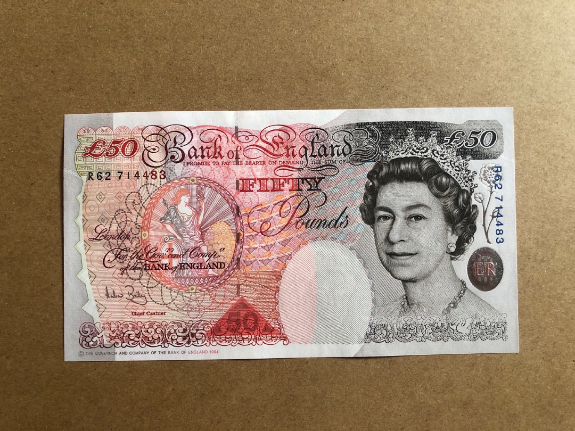 《张总收藏》49期——世界最佳纸币 英格兰50镑 UNC E序列女王