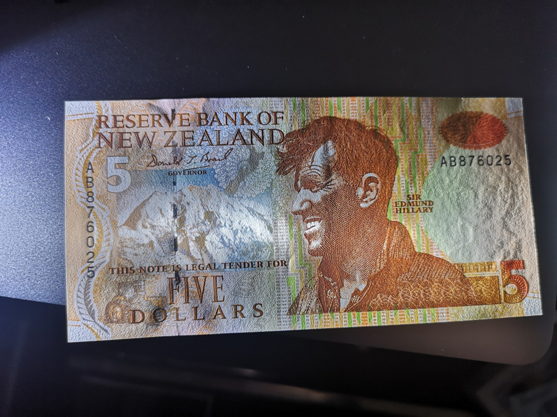 《外钞收藏家》第一百六十六期拍卖（本期89件） 新西兰纸币版5刀 全新UNC