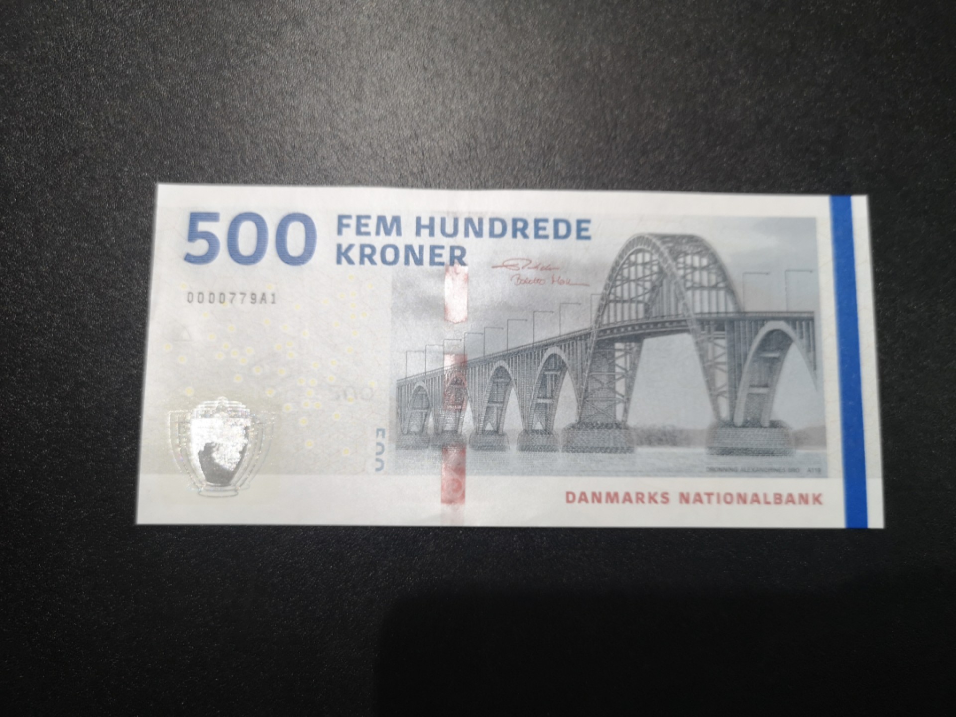 《外钞收藏家》第一百六十六期拍卖（本期89件） 丹麦桥版500克朗 全新UNC 百位号 A1冠