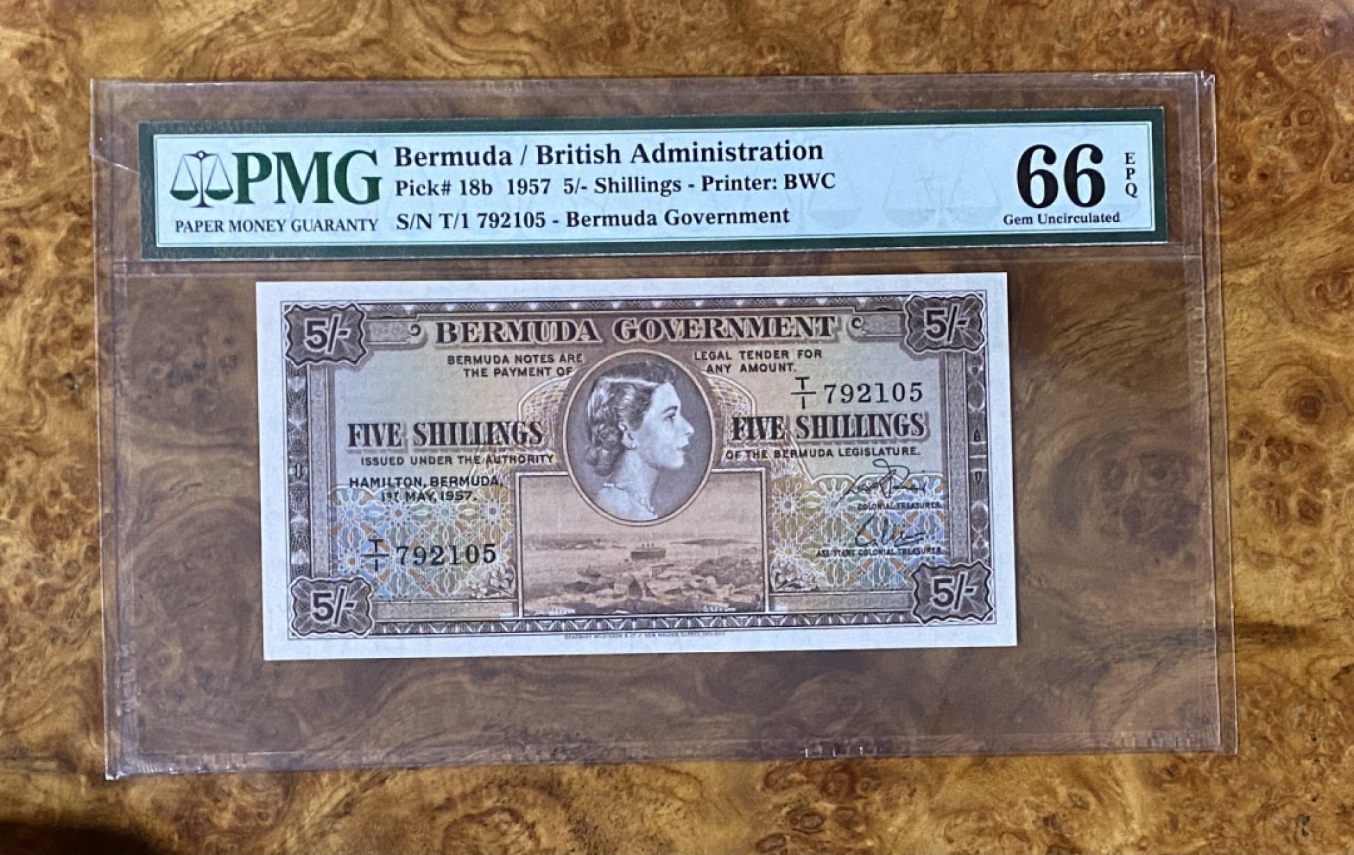 得物拍卖 Chase Auction  第2期 - -世界纸币精粹（二） 1957年百慕大5先令，PMG66分，大冠女王！