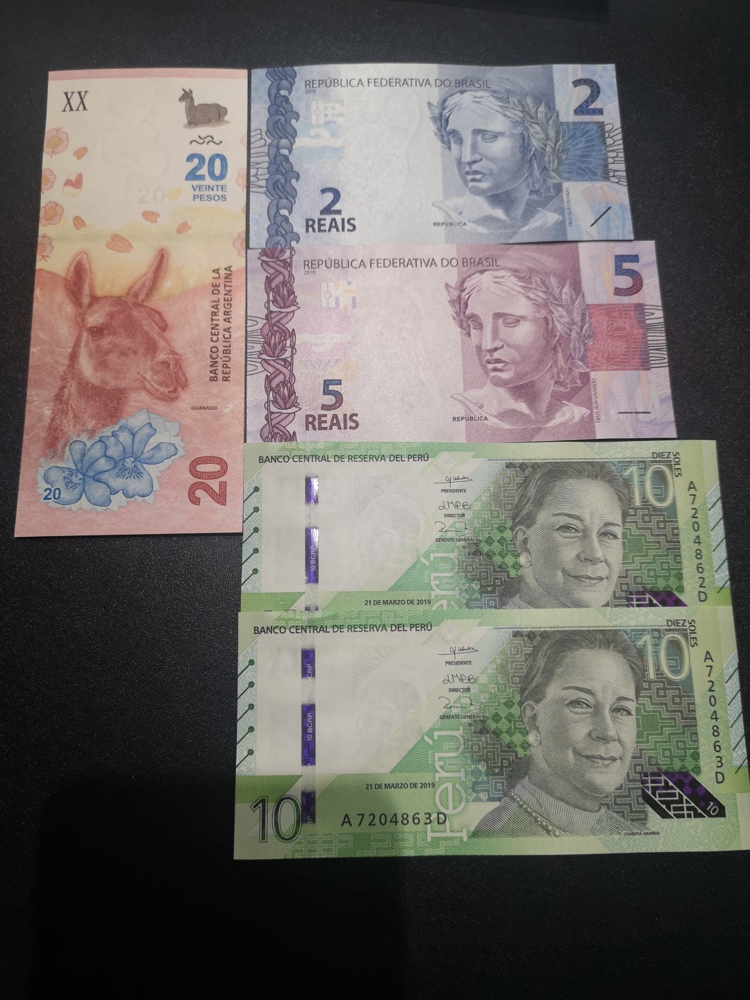 《外钞收藏家》第一百六十七期拍卖 五张精美纸币 全新UNC