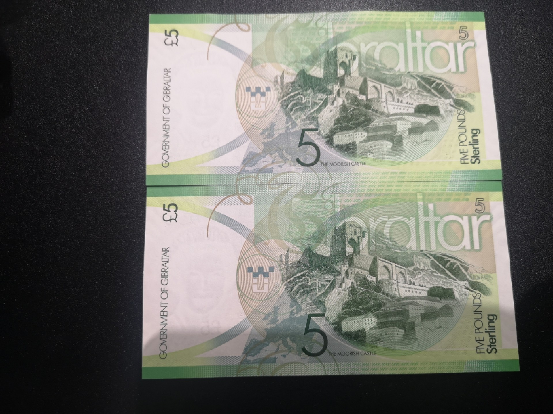 《外钞收藏家》第一百六十七期拍卖 2011直布罗陀5镑 两连号 AAA冠全新UNC