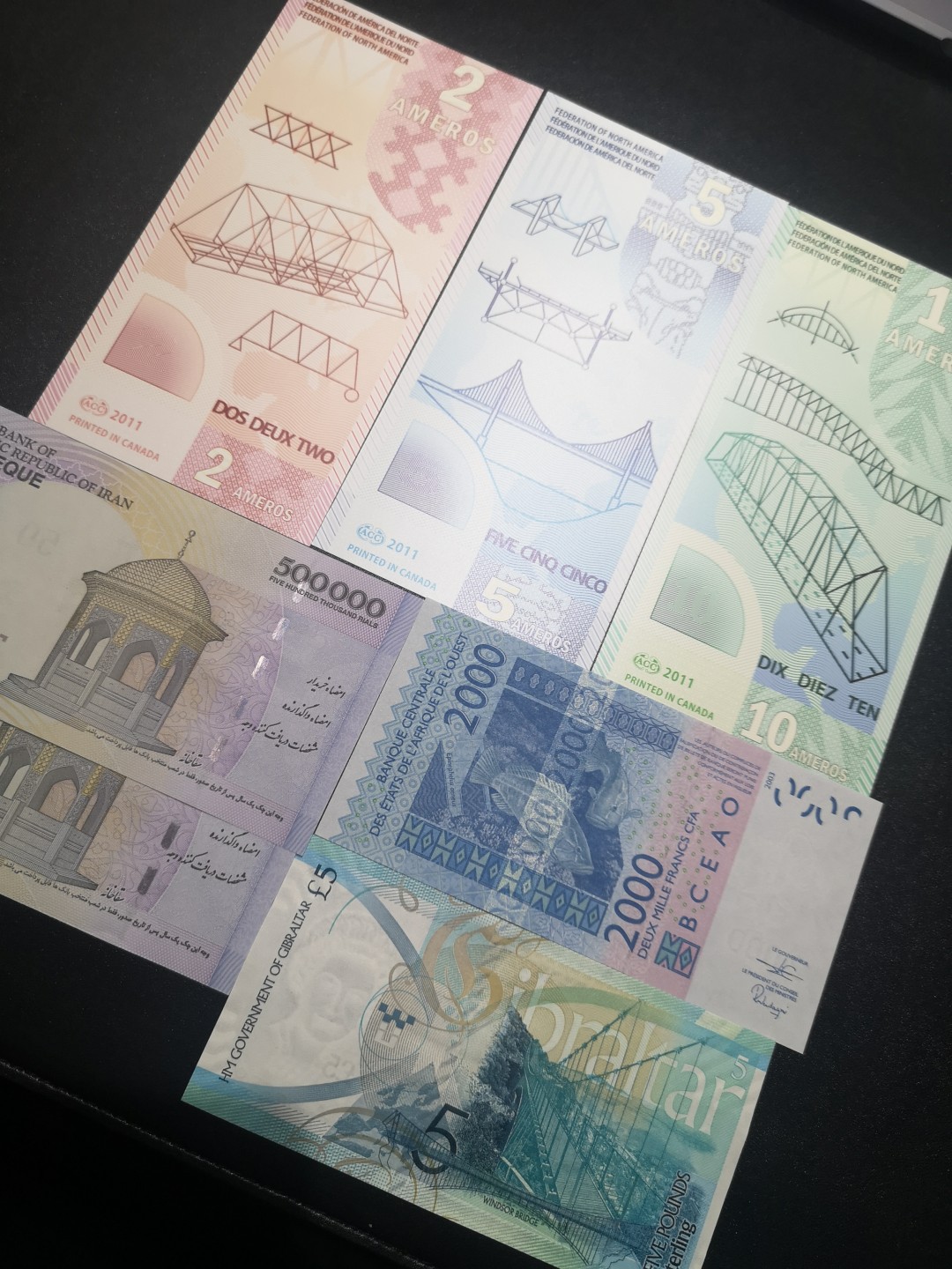 《外钞收藏家》第一百六十七期拍卖 七张精美纸币 一起 全新UNC 