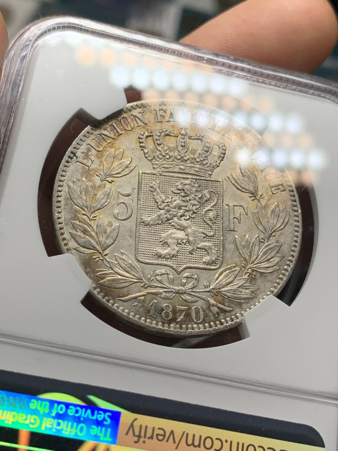 《竞宝斋》第34，35场-本周日，周一2场连拍（全场顺丰包邮） NGC-AU 比利时 1870年 利奥波德二世 5法郎 大银币 底光带彩 58的状态 可惜没给分