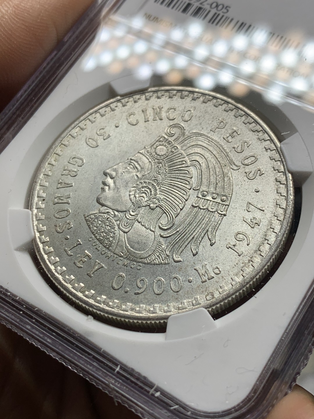 《竞宝斋》第34，35场-本周日，周一2场连拍（全场顺丰包邮） NGC-MS63 墨西哥 1947年 印第安人头像 5比索 粉光大银币 非常漂亮 最近也涨的凶的品种