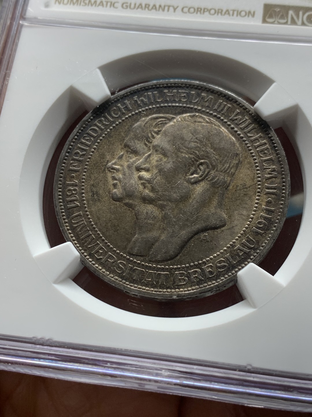 《竞宝斋》第34，35场-本周日，周一2场连拍（全场顺丰包邮） NGC-AU58 德国普鲁士 1911年 柏林大学 3马克 银币 非常漂亮的包浆