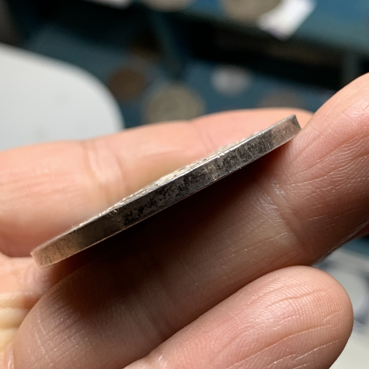 《竞宝斋》第34，35场-本周日，周一2场连拍（全场顺丰包邮） 西班牙1977年波旁王朝菲利普六世王子像1盎司金彩银章