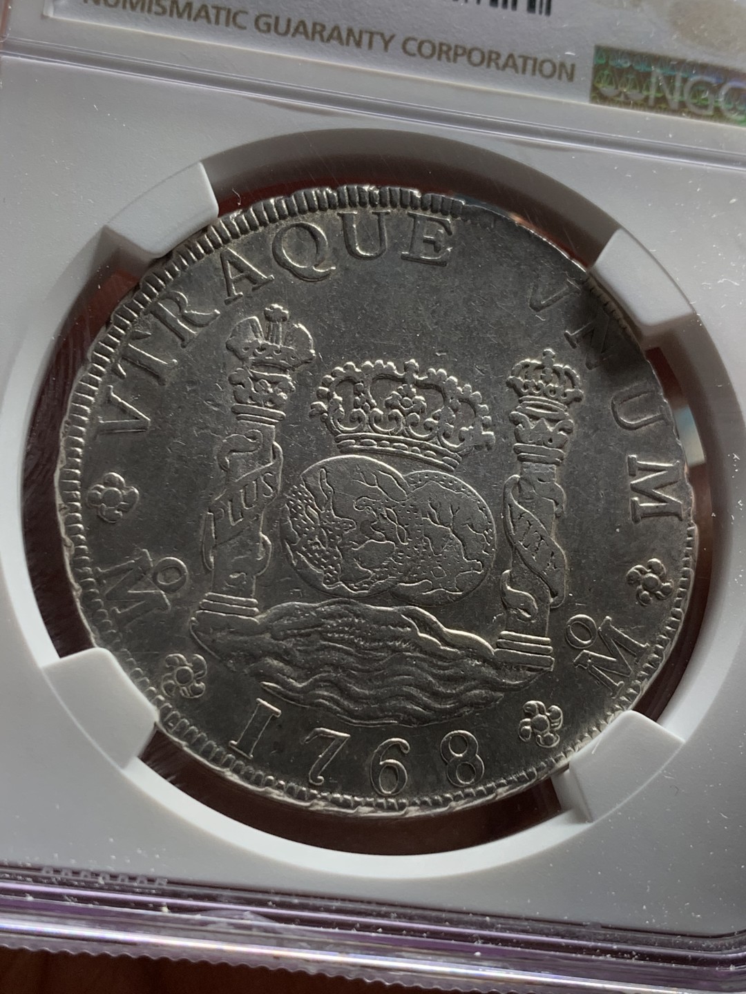 《竞宝斋》第34，35场-本周日，周一2场连拍（全场顺丰包邮） NGC-XFD  1768  西属墨西哥  卡洛斯三世  早期地球  8里亚尔  深打好细节 