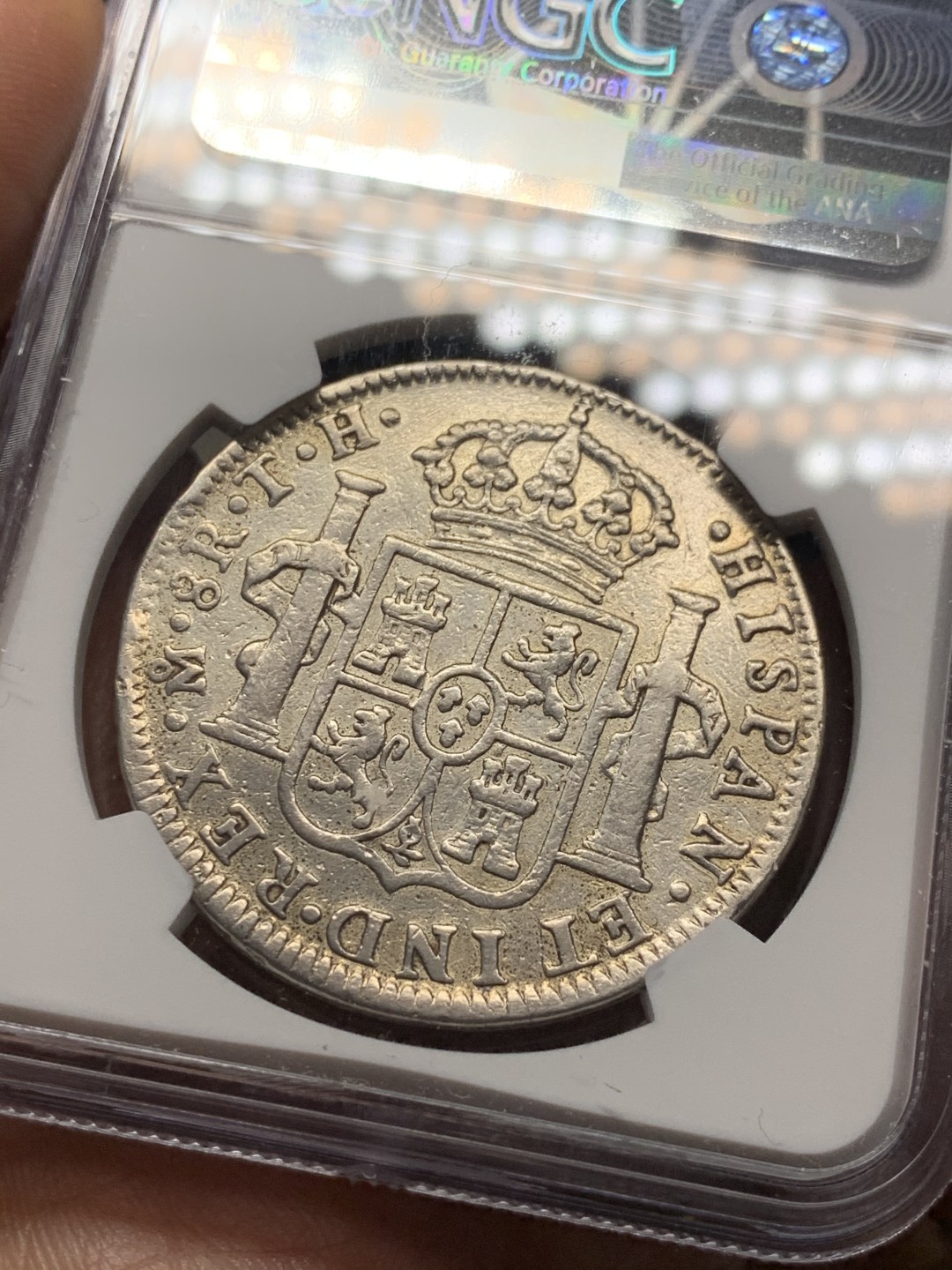 《竞宝斋》第34，35场-本周日，周一2场连拍（全场顺丰包邮） NGC 评级 墨西哥 1808年 费七 8里亚尔 双柱银币