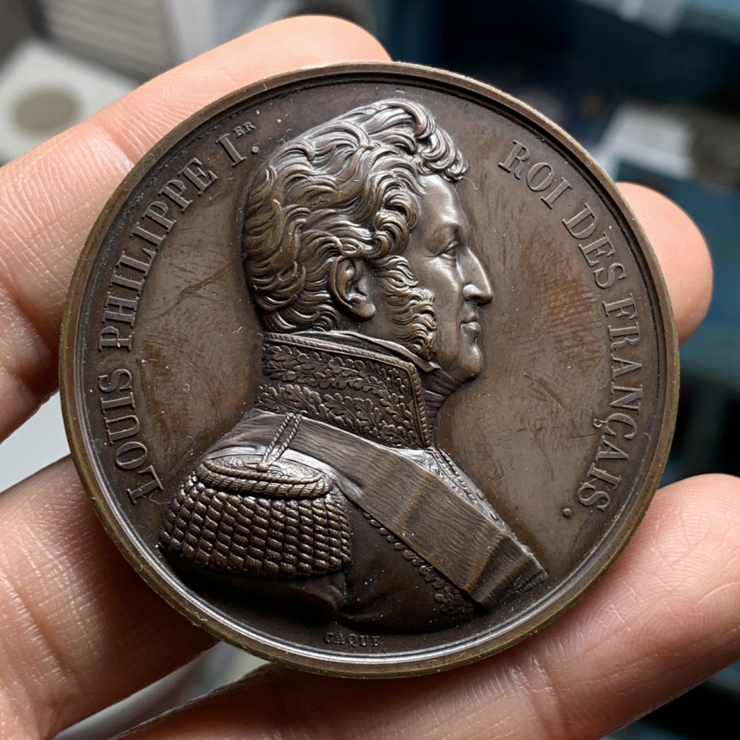 《竞宝斋》第34，35场-本周日，周一2场连拍（全场顺丰包邮） 法国1830年路易斯菲利普一世高浮雕纪念比利时独立大铜章