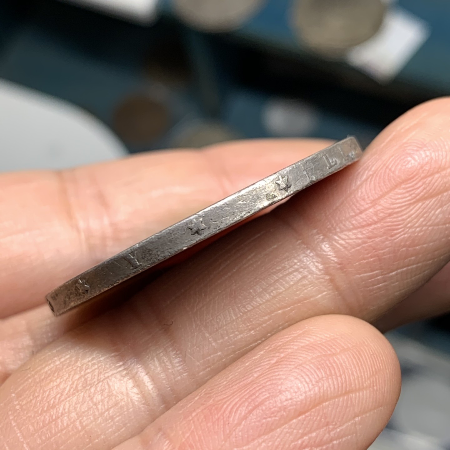 《竞宝斋》第34，35场-本周日，周一2场连拍（全场顺丰包邮） 西班牙1875年阿方索十二世5比塞塔双柱银币 五彩包浆 头发清晰