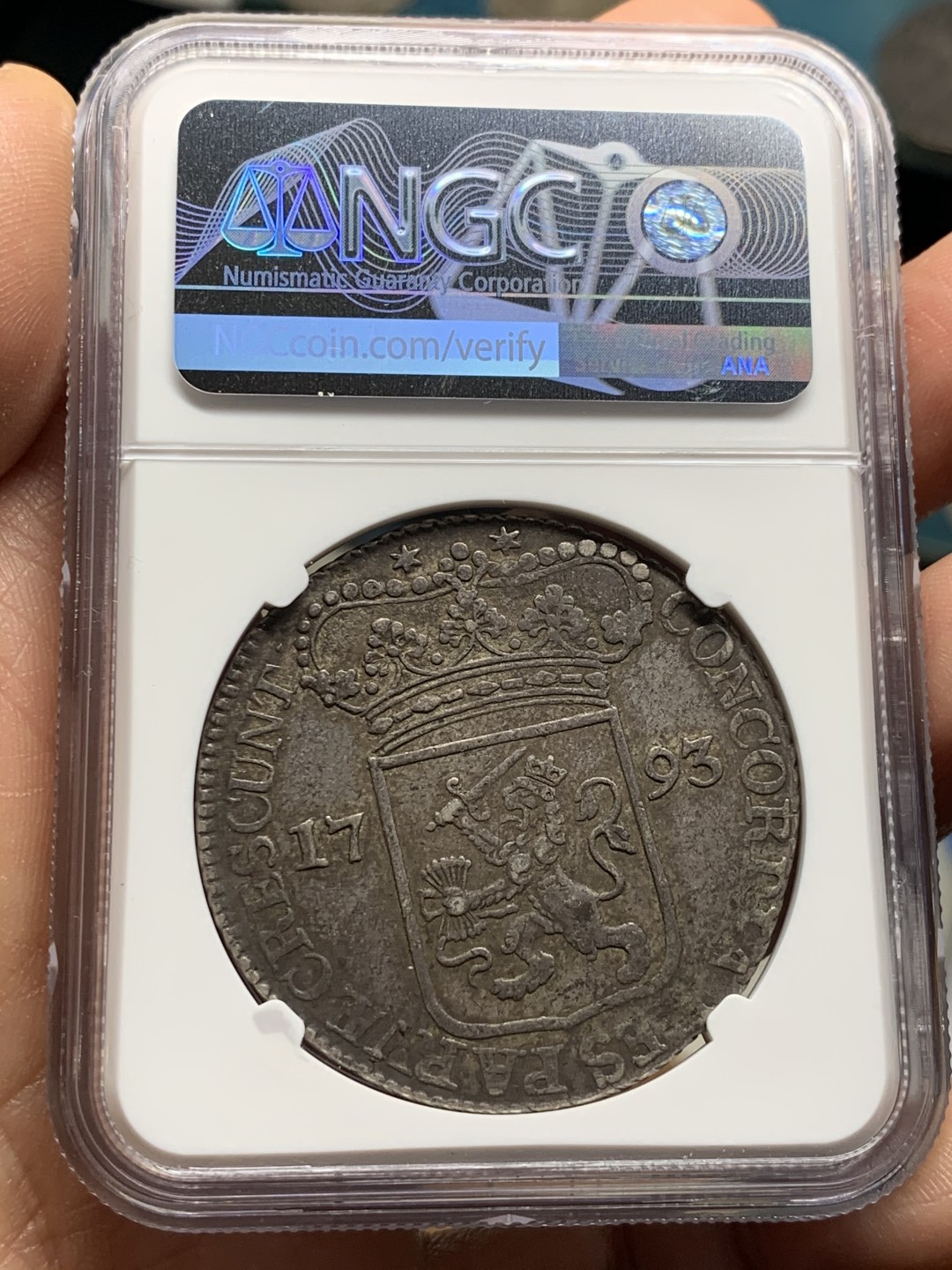 《竞宝斋》第34，35场-本周日，周一2场连拍（全场顺丰包邮） NGC-VF35 荷兰 1793年泽兰省 武士持剑 杜卡特大银币 原味老包浆 币有弱打分给低了 个人看45差不多