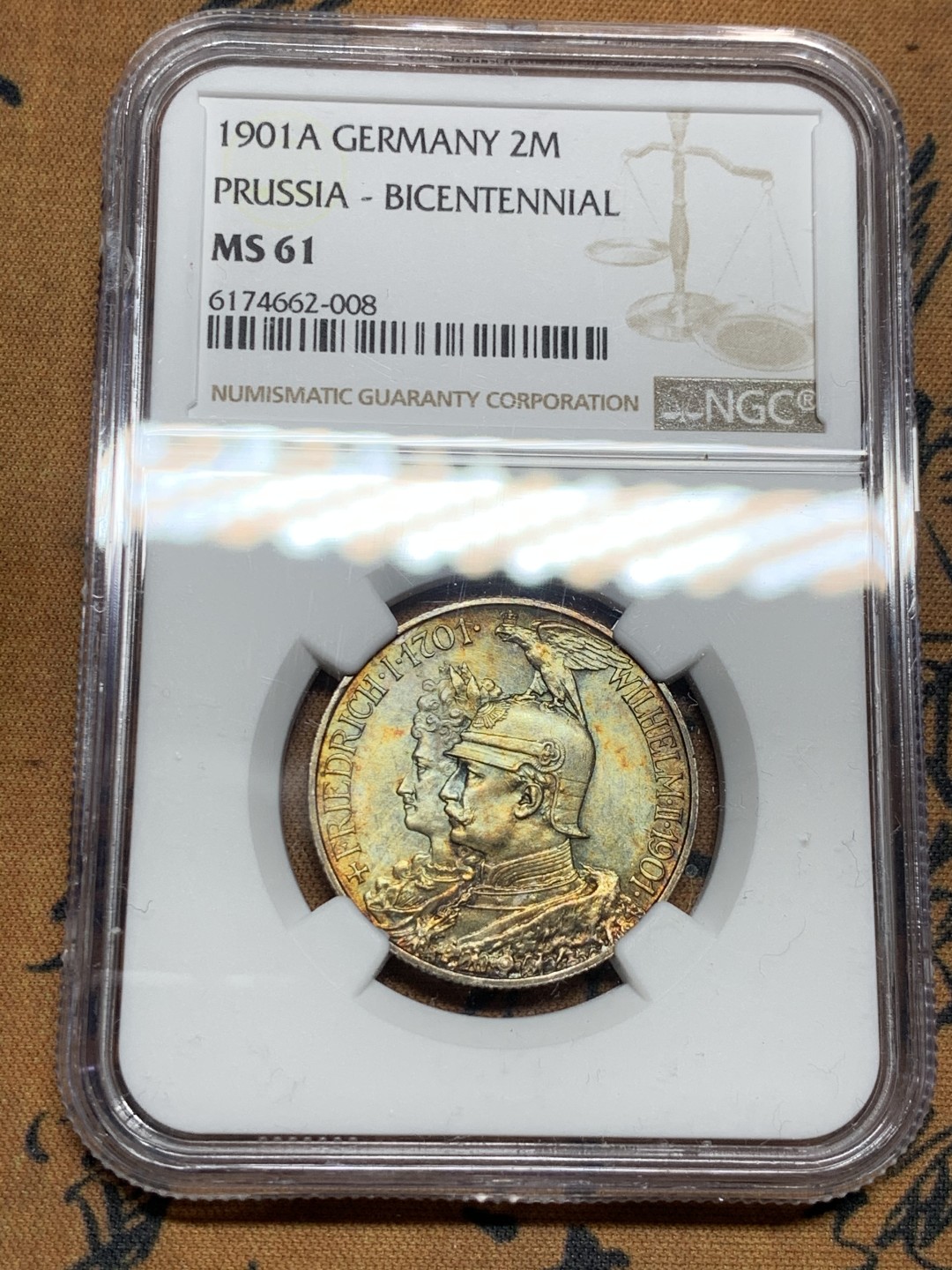 《竞宝斋》第34，35场-本周日，周一2场连拍（全场顺丰包邮） NGC-MS61 德国普鲁士 1901年 200周年纪念 2马克 老包浆带光 非常漂亮