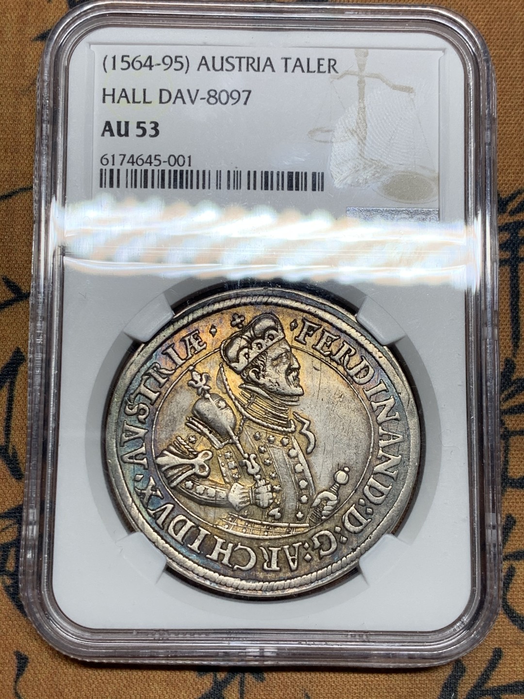 《竞宝斋》第34，35场-本周日，周一2场连拍（全场顺丰包邮） NGC-AU53 奥地利 1564-95年 费迪南大公 1泰勒 大银币 一流的味道 这包浆真的是太舒服了