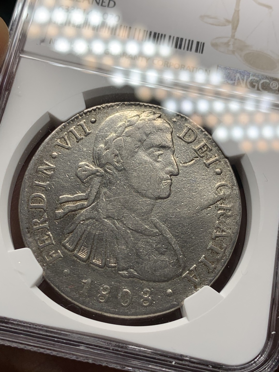 《竞宝斋》第34，35场-本周日，周一2场连拍（全场顺丰包邮） NGC 评级 墨西哥 1808年 费七 8里亚尔 双柱银币