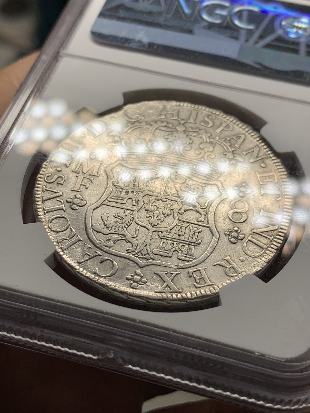 《竞宝斋》第34，35场-本周日，周一2场连拍（全场顺丰包邮） NGC-XFD  1768  西属墨西哥  卡洛斯三世  早期地球  8里亚尔  深打好细节 