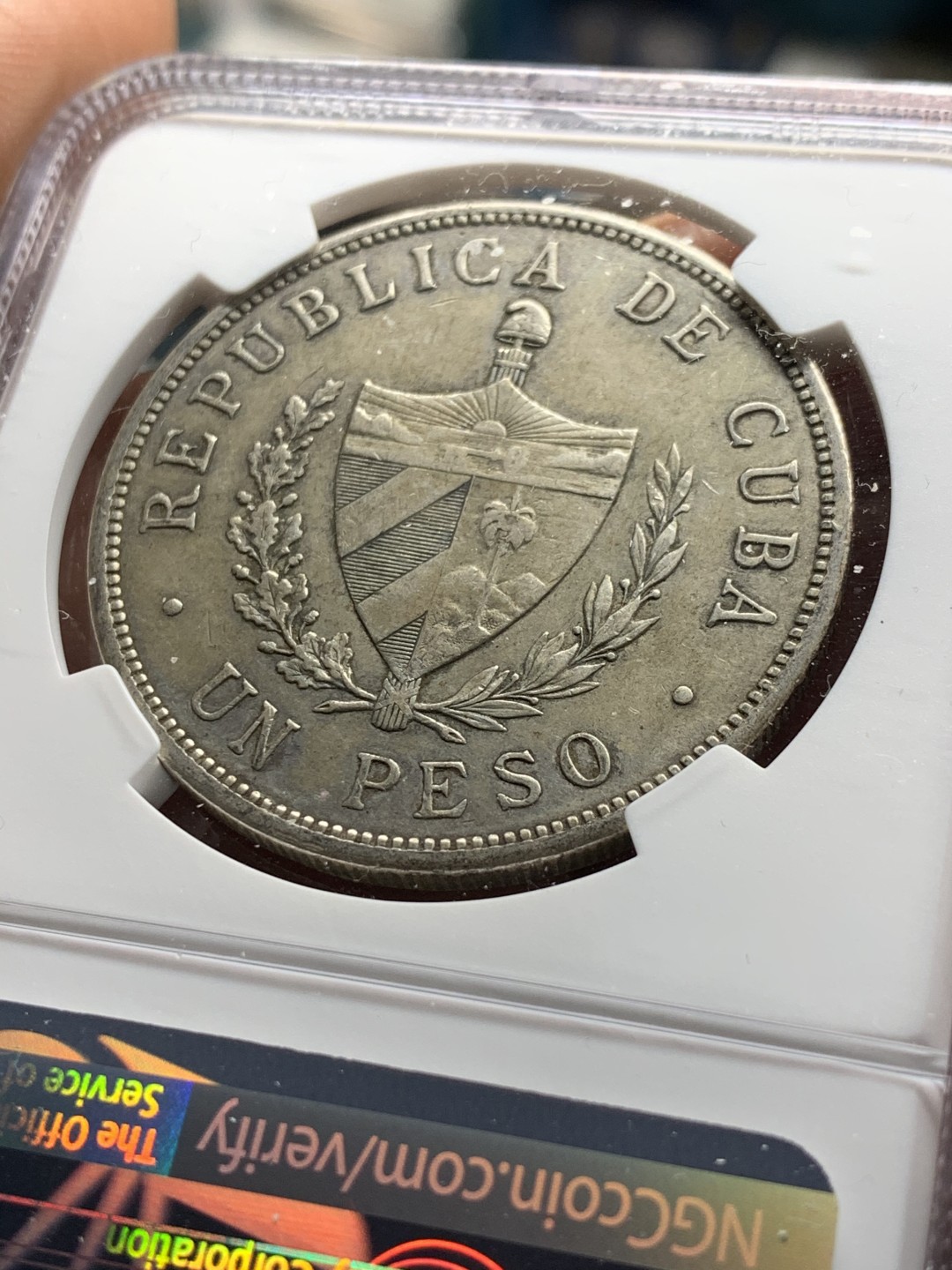 《竞宝斋》第34，35场-本周日，周一2场连拍（全场顺丰包邮） NGC-AU55 古巴1934年 大五星 1比索 银币 原味好品 出分难