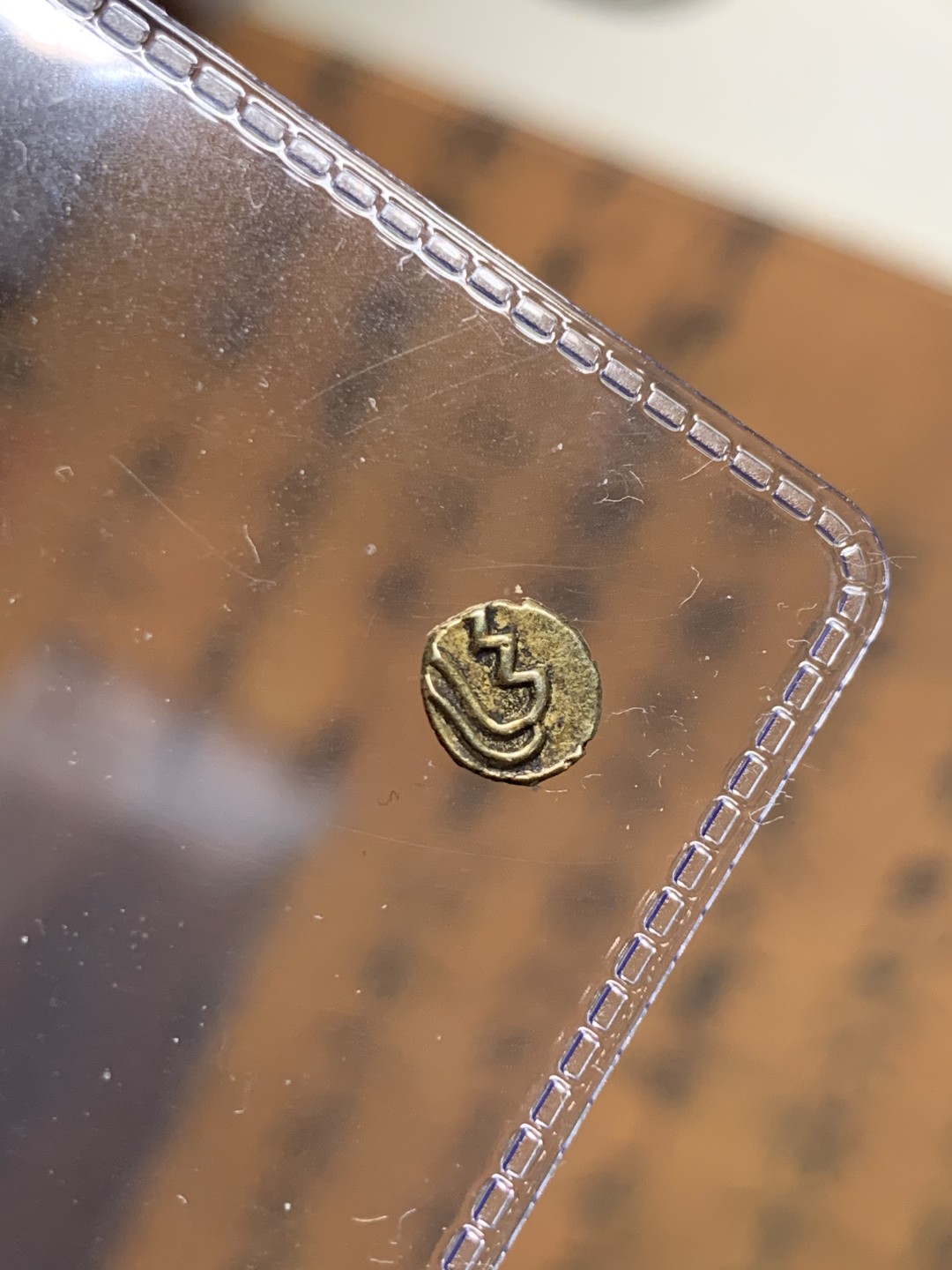 《竞宝斋》第34，35场-本周日，周一2场连拍（全场顺丰包邮） 印度马拉巴尔 十九世纪初18XX年 双鱼FANAM金币 0.33克, 稀少邦州 国外将近500淘回来送NGC结果人家直接就说不认识 