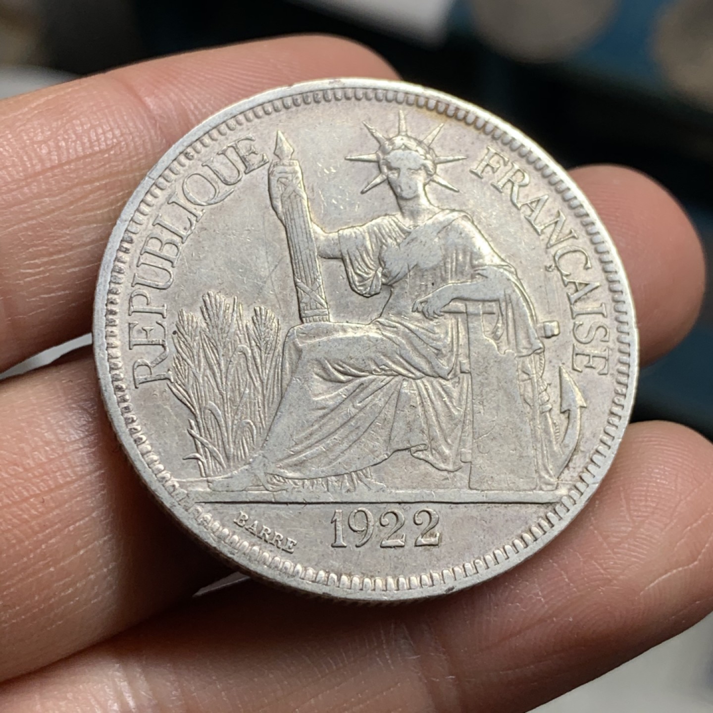 《竞宝斋》第34，35场-本周日，周一2场连拍（全场顺丰包邮） 法属印度支那1922-H年 坐洋 1元 大银币