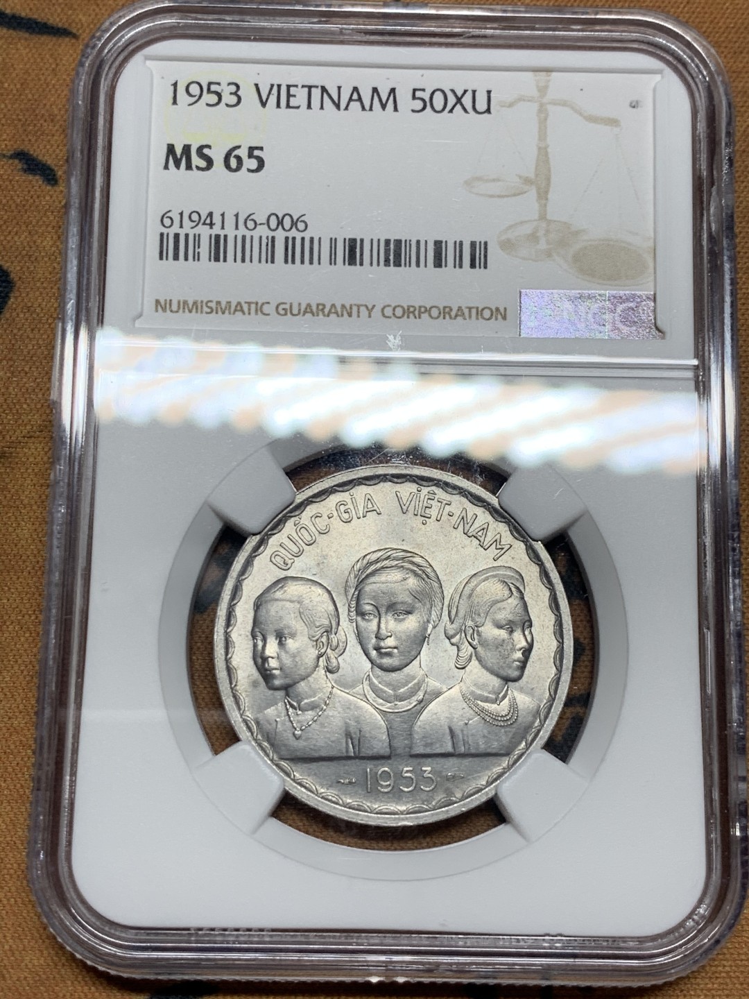 《竞宝斋》第34，35场-本周日，周一2场连拍（全场顺丰包邮） NGC MS65 越南1953年双龙50苏铝币