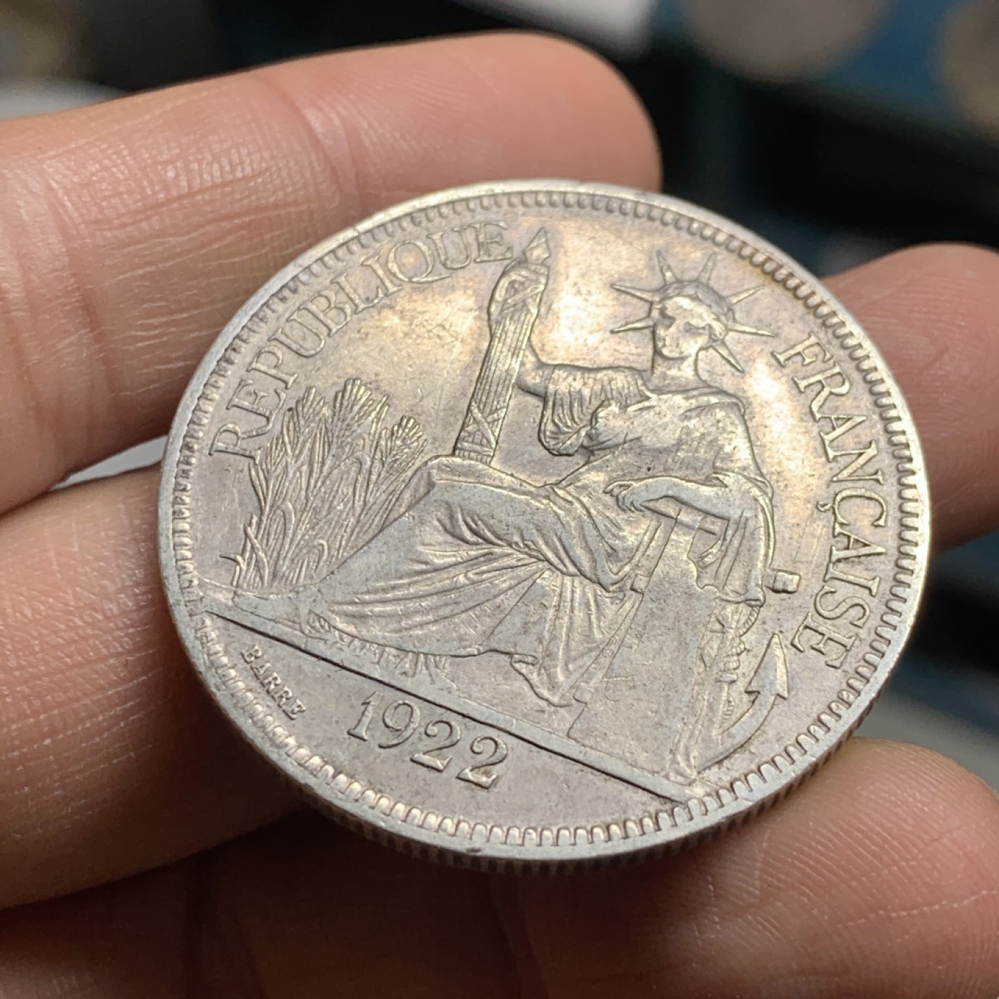 《竞宝斋》第34，35场-本周日，周一2场连拍（全场顺丰包邮） 法属印度支那1922-H年 坐洋 1元 大银币