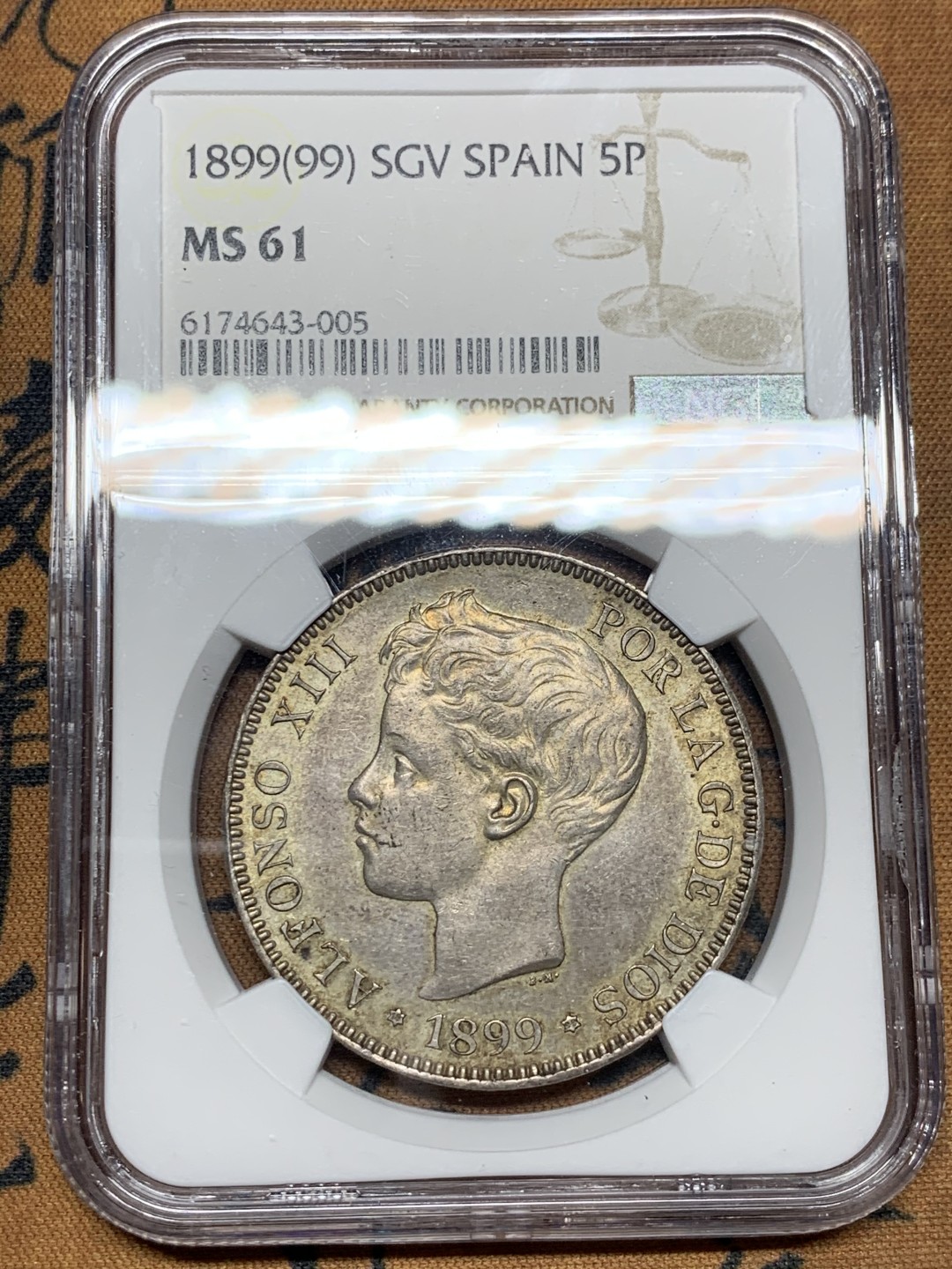 《竞宝斋》第34，35场-本周日，周一2场连拍（全场顺丰包邮） NGC-MS61 西班牙 1899年 阿方索十三世 5比塞塔 双柱大银币 淡彩包浆 非常漂亮