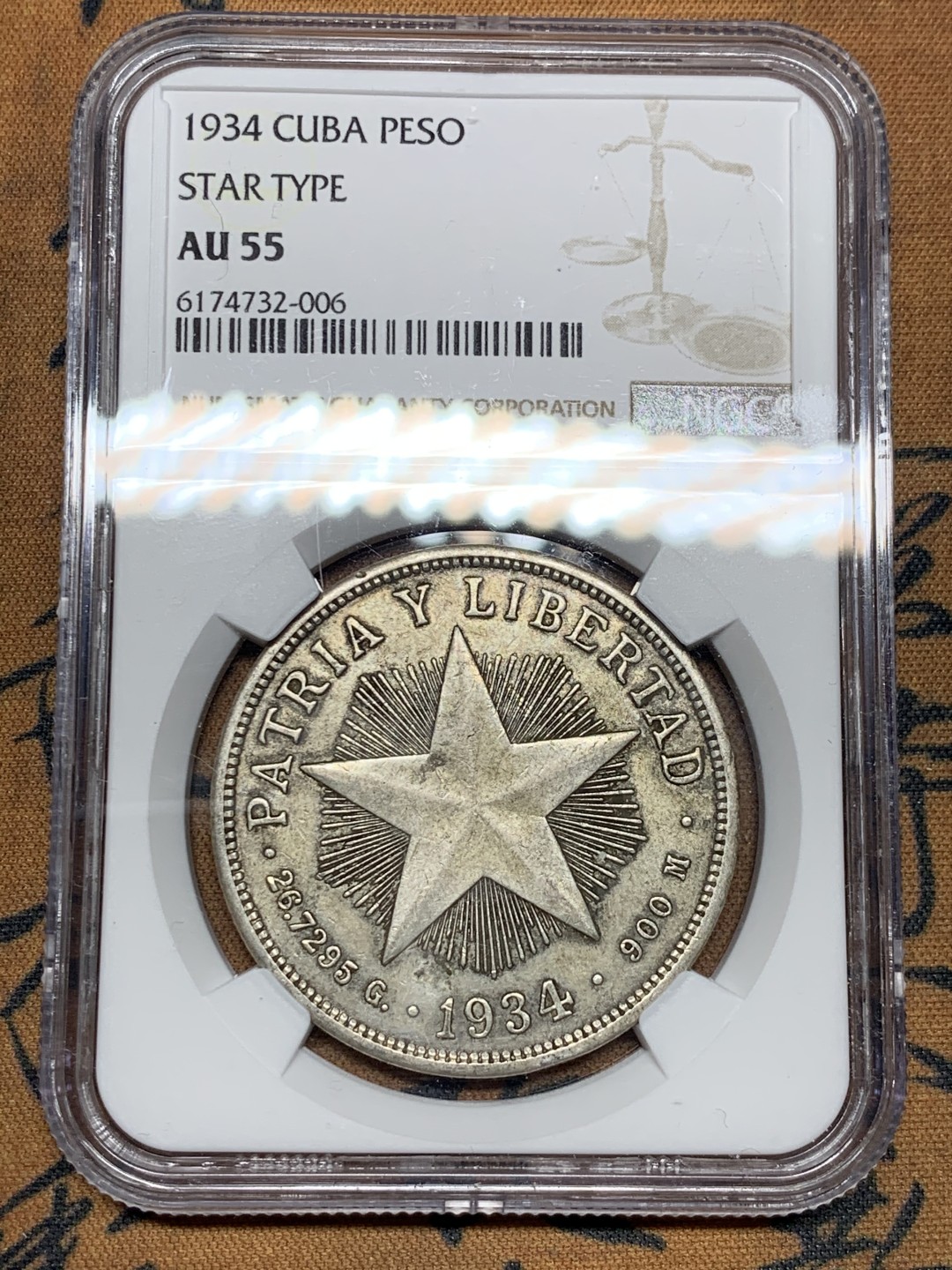 《竞宝斋》第34，35场-本周日，周一2场连拍（全场顺丰包邮） NGC-AU55 古巴1934年 大五星 1比索 银币 原味好品 出分难