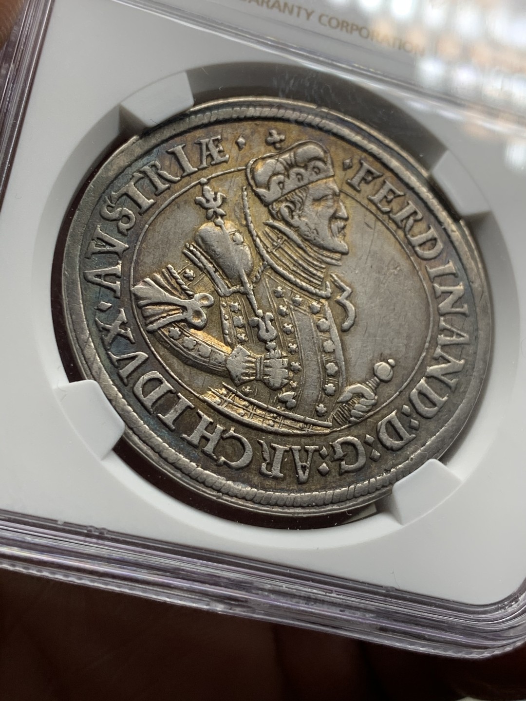 《竞宝斋》第34，35场-本周日，周一2场连拍（全场顺丰包邮） NGC-AU53 奥地利 1564-95年 费迪南大公 1泰勒 大银币 一流的味道 这包浆真的是太舒服了