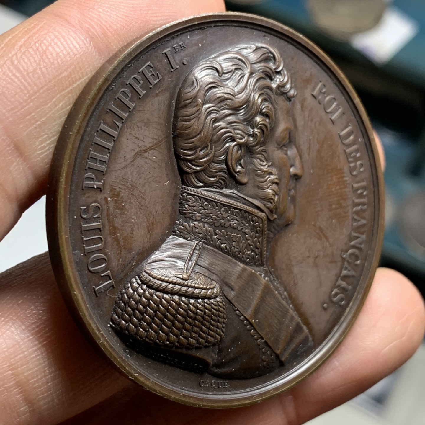 《竞宝斋》第34，35场-本周日，周一2场连拍（全场顺丰包邮） 法国1830年路易斯菲利普一世高浮雕纪念比利时独立大铜章