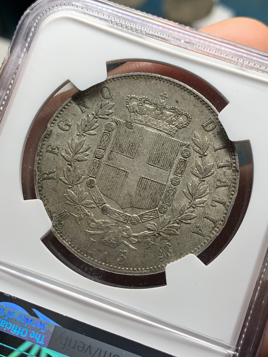 《竞宝斋》第34，35场-本周日，周一2场连拍（全场顺丰包邮） NGC-UNC 意大利 1871年 艾曼纽尔二世 5里拉 大银币 能出分就是两千块的东西 可惜啦