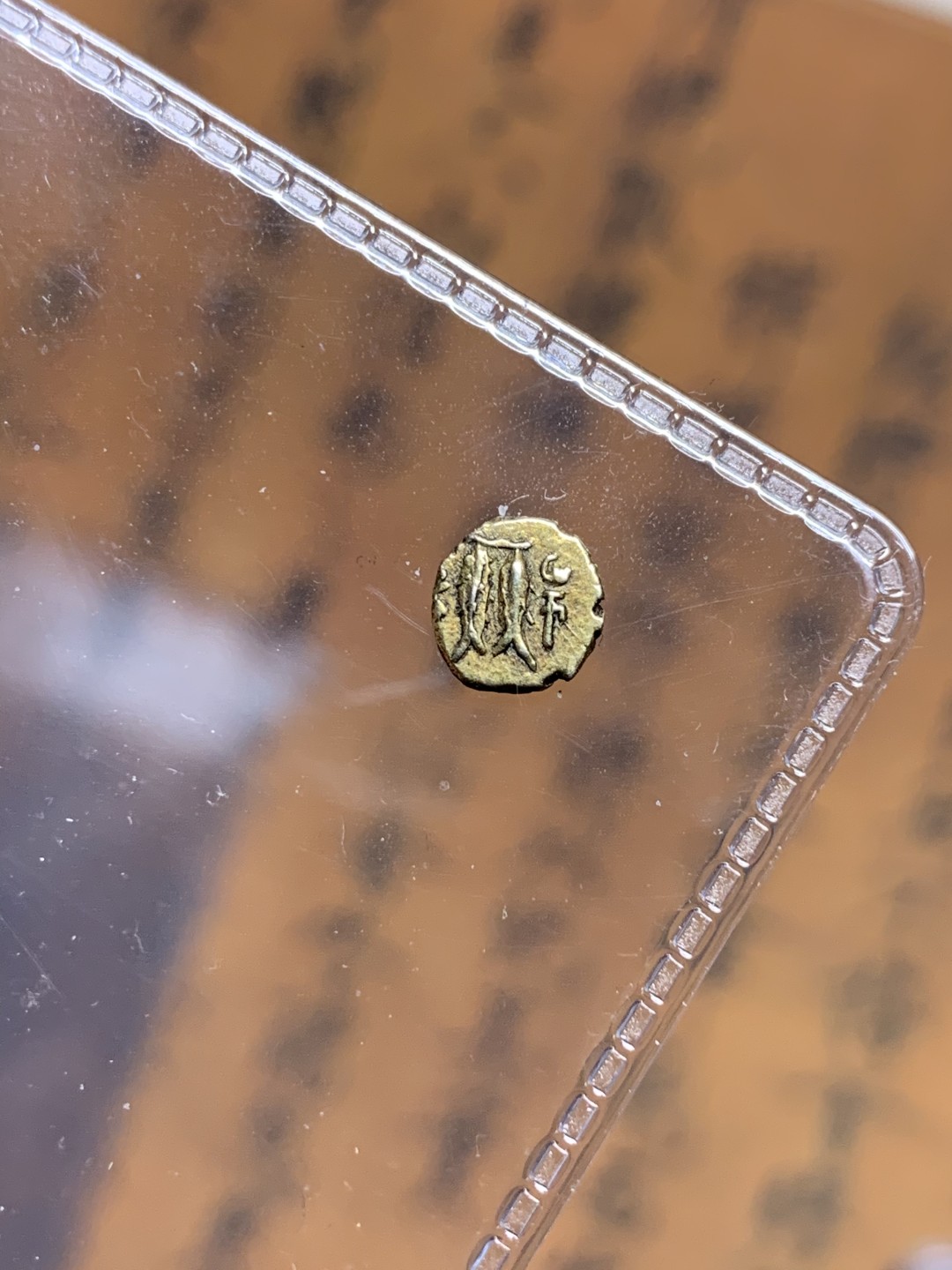 《竞宝斋》第34，35场-本周日，周一2场连拍（全场顺丰包邮） 印度马拉巴尔 十九世纪初18XX年 双鱼FANAM金币 0.33克, 稀少邦州 国外将近500淘回来送NGC结果人家直接就说不认识 