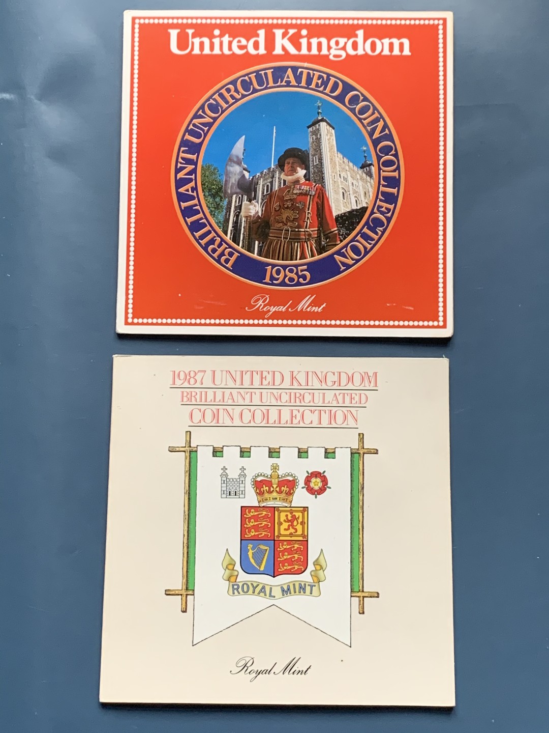 《竞宝斋》第34，35场-本周日，周一2场连拍（全场顺丰包邮） 原封装英国 1985 和1987年 7枚套 卡装套币 完美状态