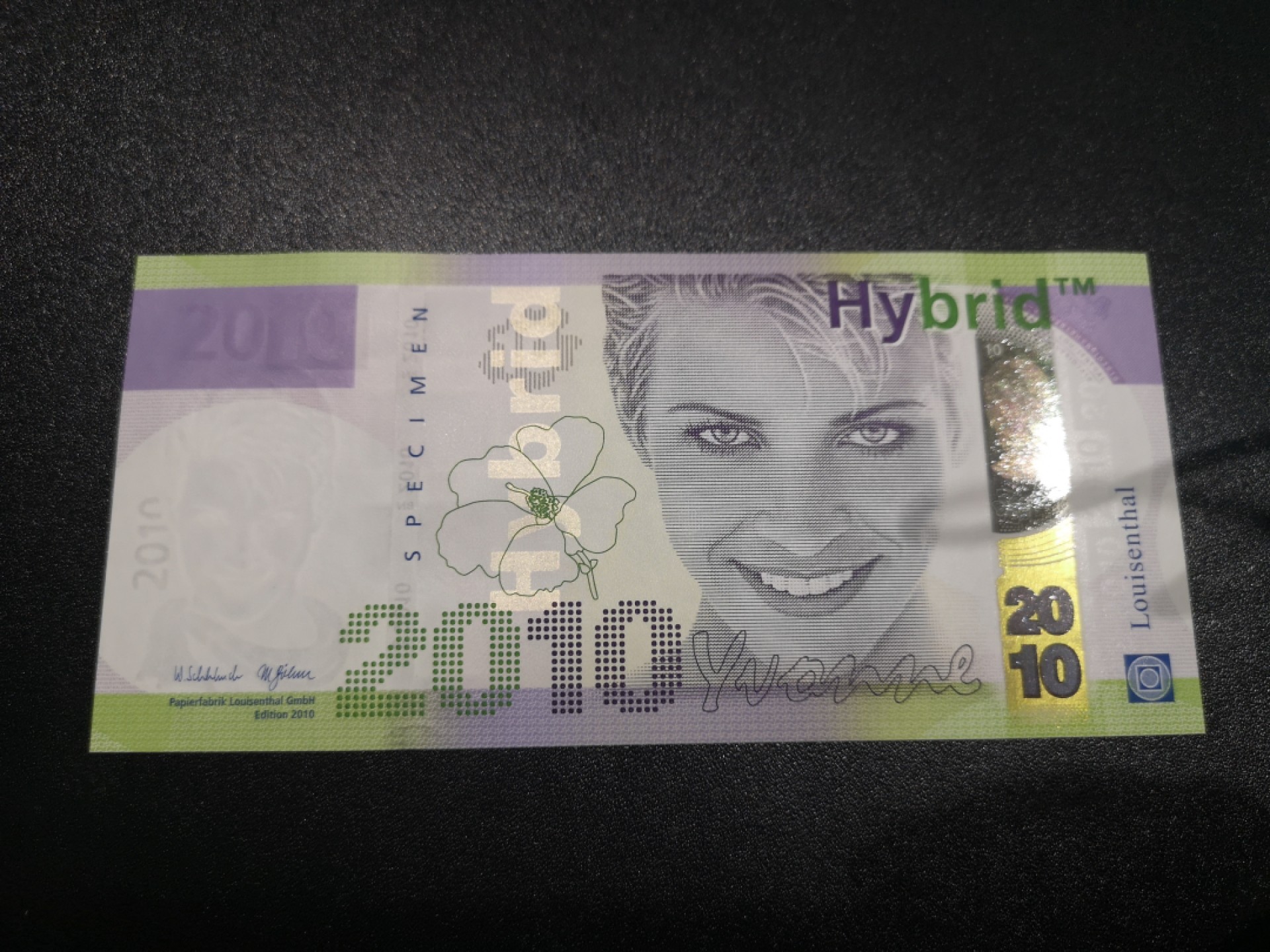 《外钞收藏家》第一百六十七期拍卖 2010年德路伊森塔尔三层复合基材测试钞 全新UNC 号码是顺子