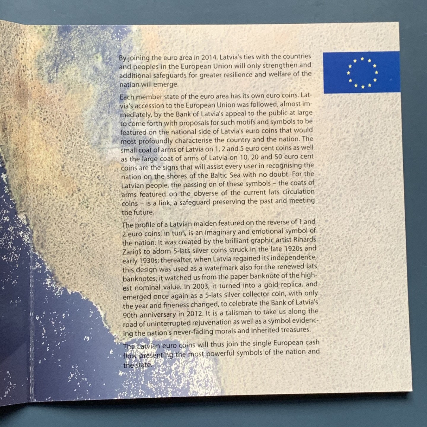 《竞宝斋》第34，35场-本周日，周一2场连拍（全场顺丰包邮） 拉脱维亚 2014年 MS级欧元套币册，造币厂官方包装，品相特别好，少见套币，含经典民族少女头像币