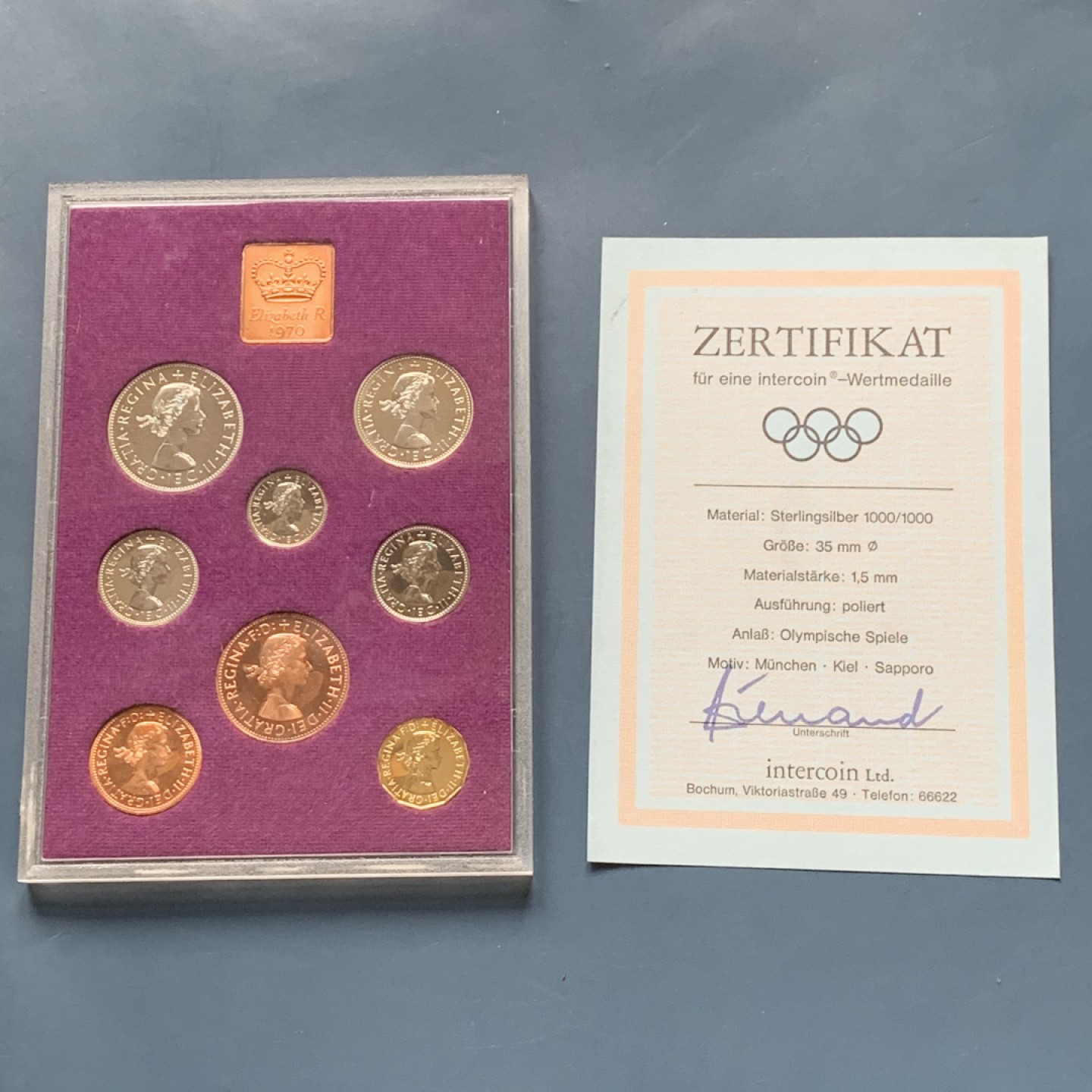 《竞宝斋》第34，35场-本周日，周一2场连拍（全场顺丰包邮） 原盒证书英国1970年8枚币和1枚章 精铸套币 较少年份 完美状态