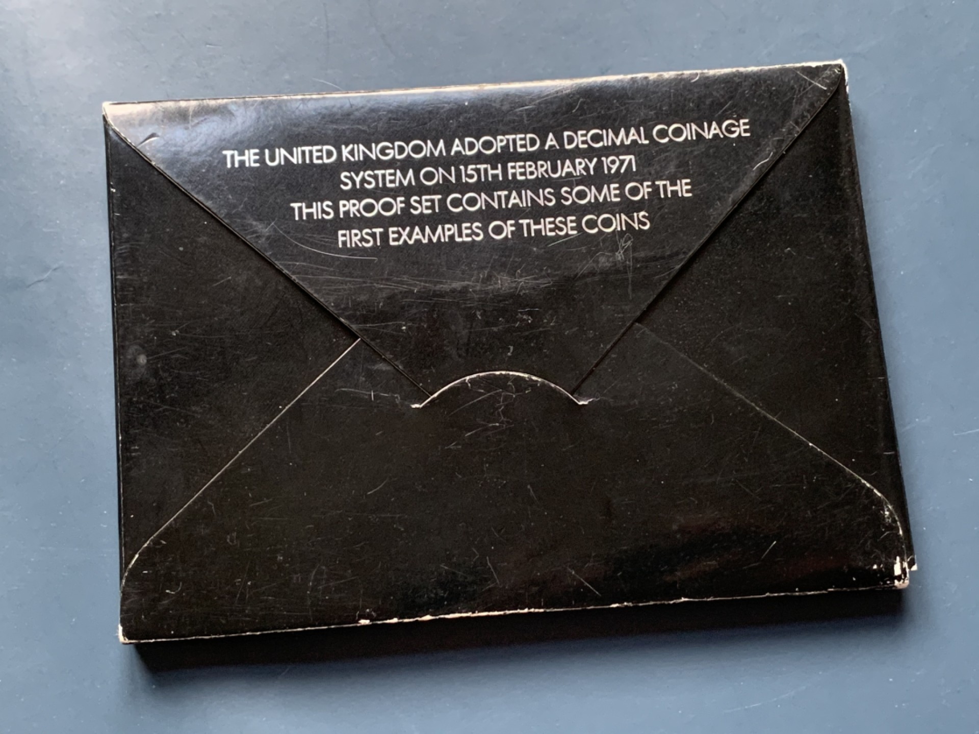 《竞宝斋》第34，35场-本周日，周一2场连拍（全场顺丰包邮） 原盒英国1971年6枚币和1枚章 精铸套币 完美状态