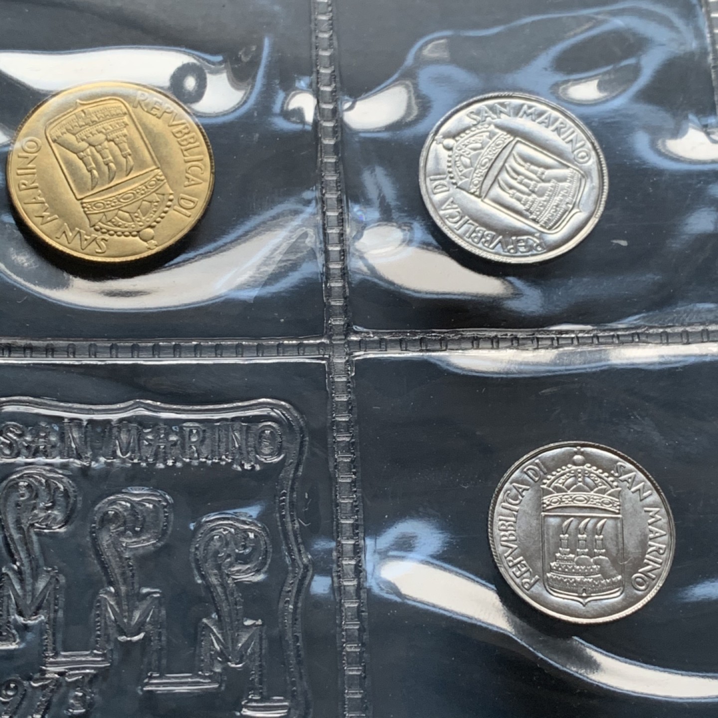 《竞宝斋》第34，35场-本周日，周一2场连拍（全场顺丰包邮） 原盒证书 圣马力诺1973年 8枚封装 500里拉是银币 完美状态