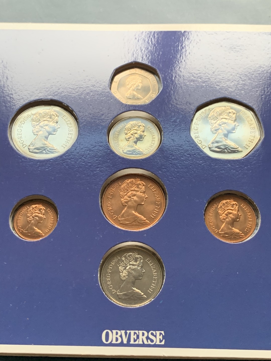 《竞宝斋》第34，35场-本周日，周一2场连拍（全场顺丰包邮） 原封装英国 1983 和1984年 8枚套 卡装套币 完美状态