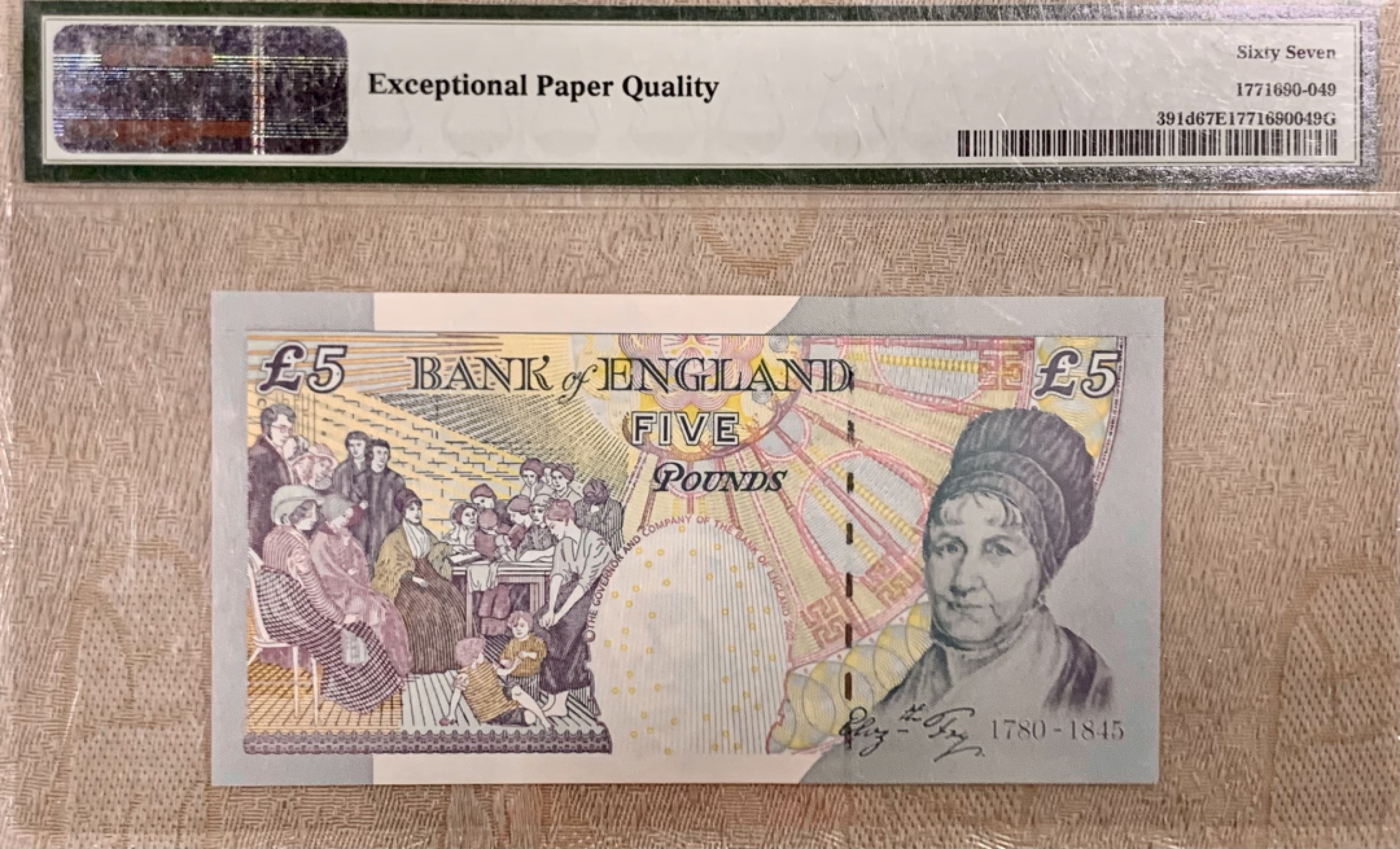 圣域骑士团 | CICE币展&易卜生专场 春天来了 ‼️第三期（2022003） 【女王快退位了】2002年 英格兰 5镑 PMG67分 P391d 全程无4号码