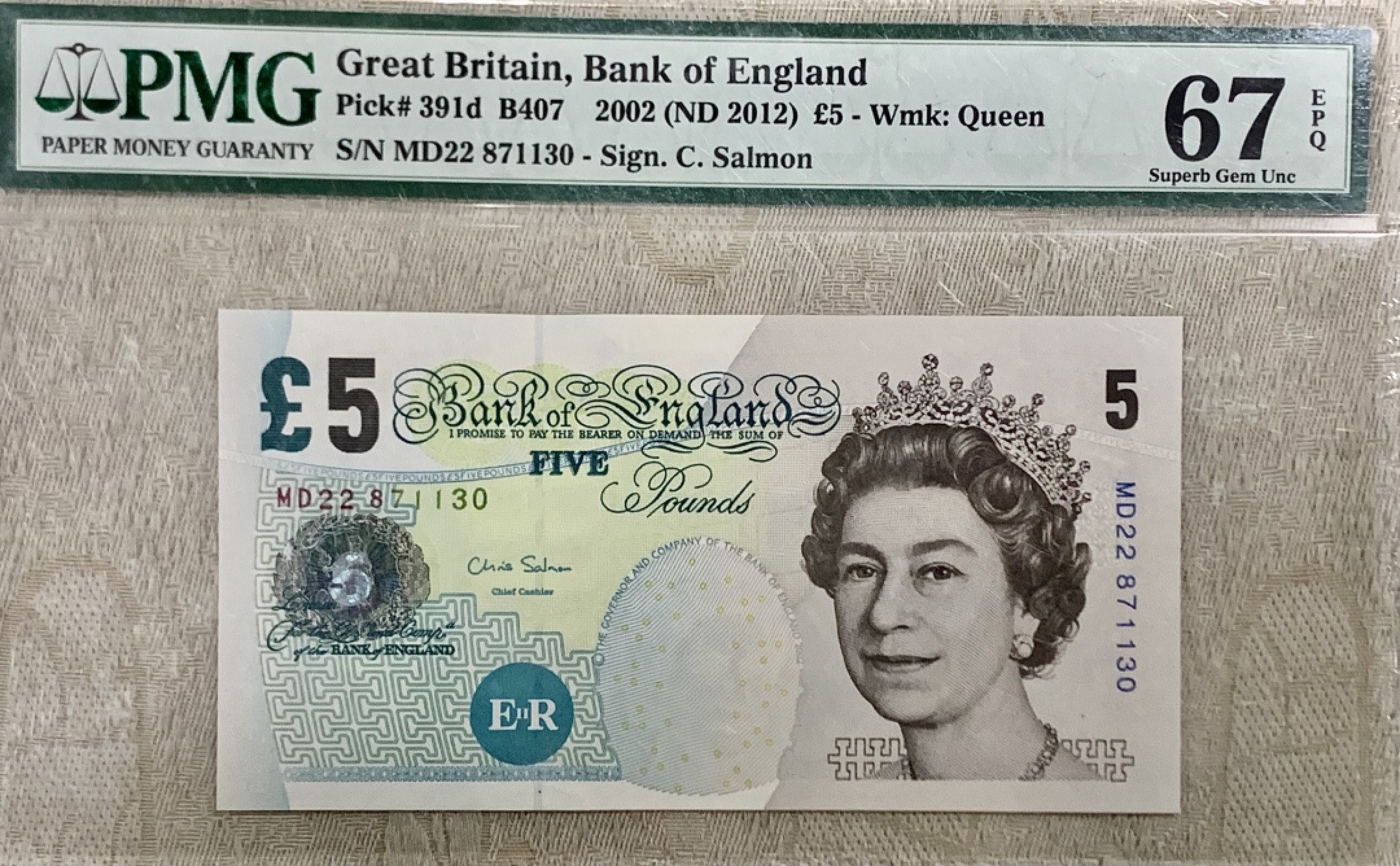 圣域骑士团 | CICE币展&易卜生专场 春天来了 ‼️第三期（2022003） 【女王快退位了】2002年 英格兰 5镑 PMG67分 P391d 全程无4号码