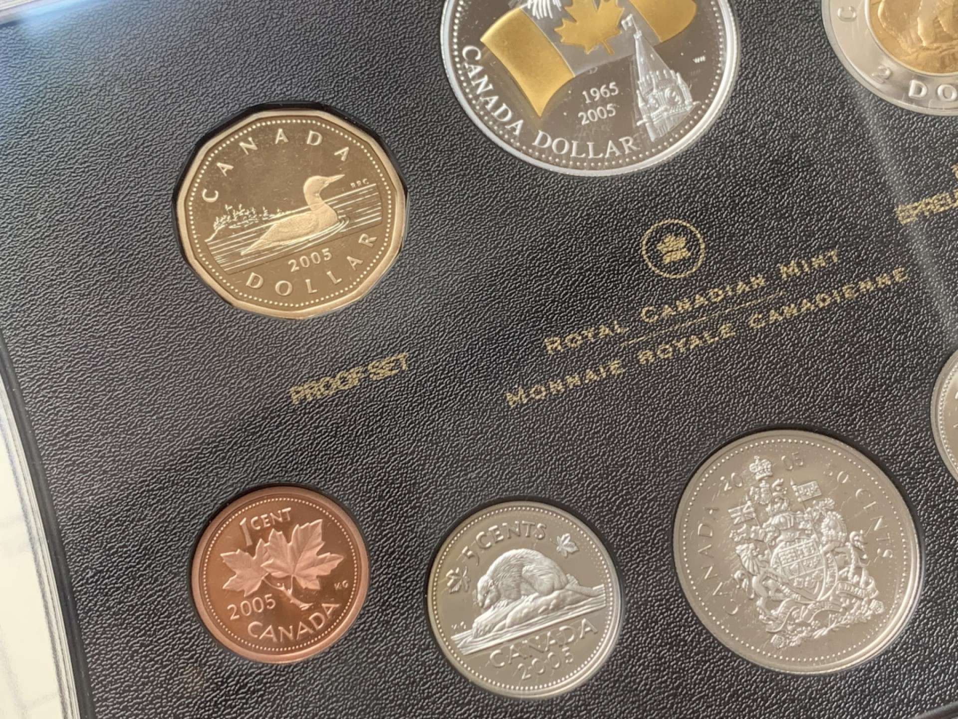 《竞宝斋》第34，35场-本周日，周一2场连拍（全场顺丰包邮） 加拿大2005年8枚套精制纪念币国旗40周年纪念 