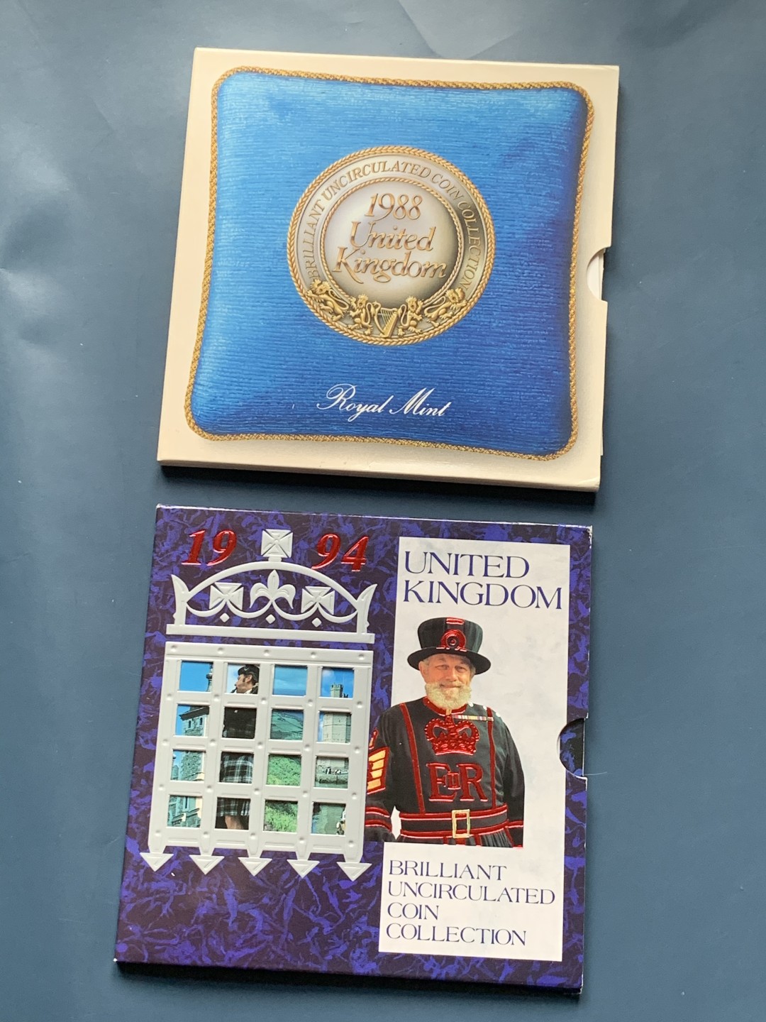 《竞宝斋》第34，35场-本周日，周一2场连拍（全场顺丰包邮） 原封装英国 1988和1994年卡装套币 完美状态