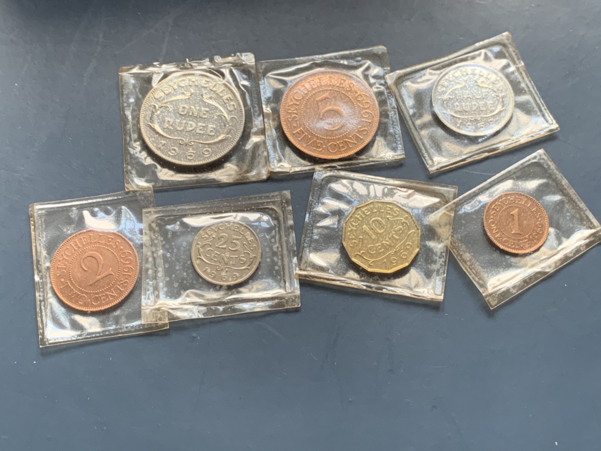 《竞宝斋》第34，35场-本周日，周一2场连拍（全场顺丰包邮） 1969年英属塞舌尔精制套币全套ps原封原盒 发行量5000