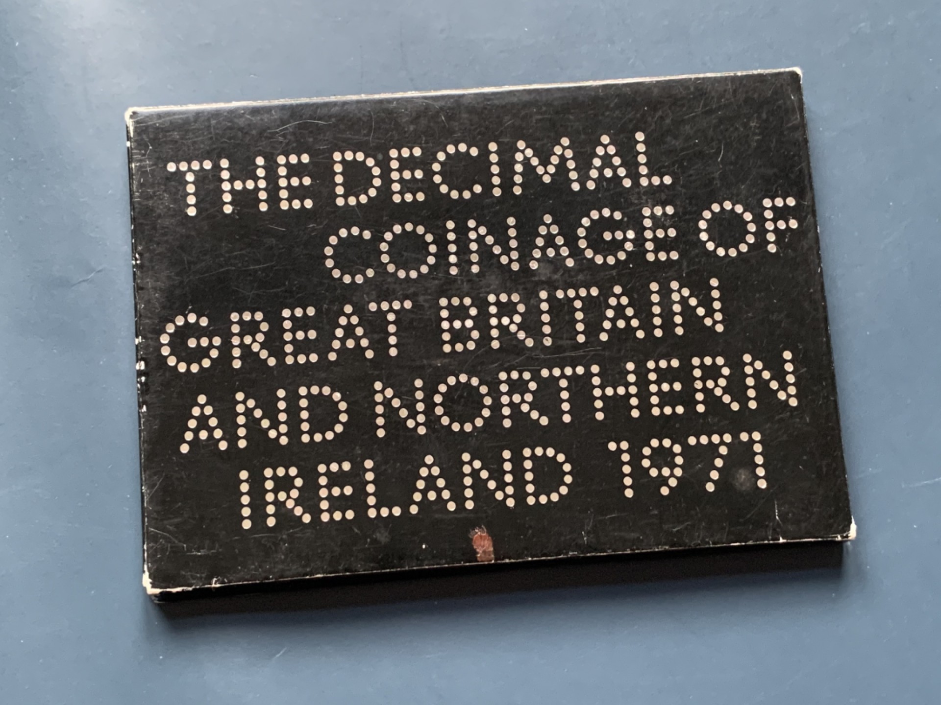《竞宝斋》第34，35场-本周日，周一2场连拍（全场顺丰包邮） 原盒英国1971年6枚币和1枚章 精铸套币 完美状态