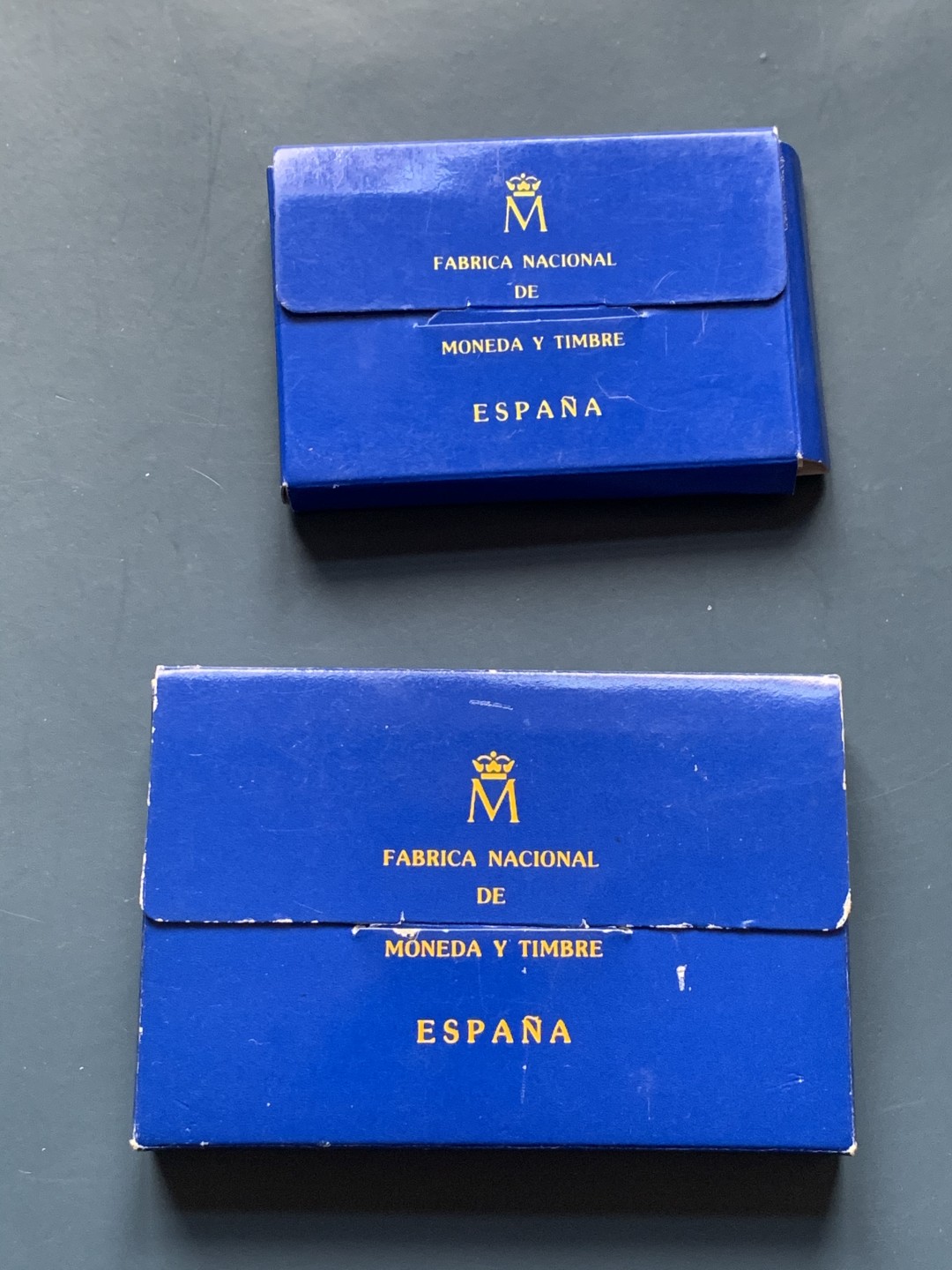 《竞宝斋》第34，35场-本周日，周一2场连拍（全场顺丰包邮） 原盒证书 西班牙1989年 骑牛 1埃古 6.72克 和 5埃古 33.62克 大小银币一对 非常漂亮