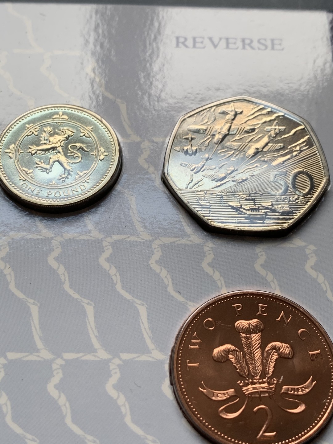 《竞宝斋》第34，35场-本周日，周一2场连拍（全场顺丰包邮） 原封装英国 1988和1994年卡装套币 完美状态